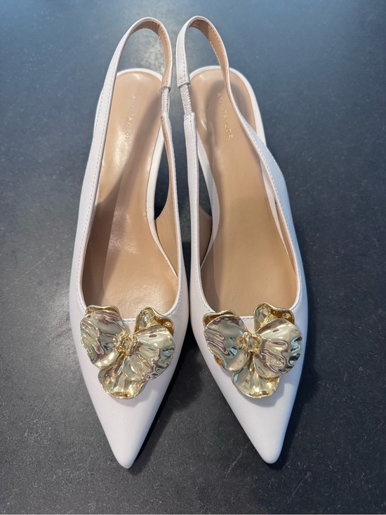 Ann Taylor Shoes - Ann Taylor White Pointed Slingback Heels with Gold Floral Accent * NWOT